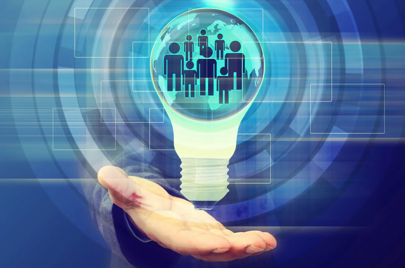 main ampoule hommes structuration entreprise holding