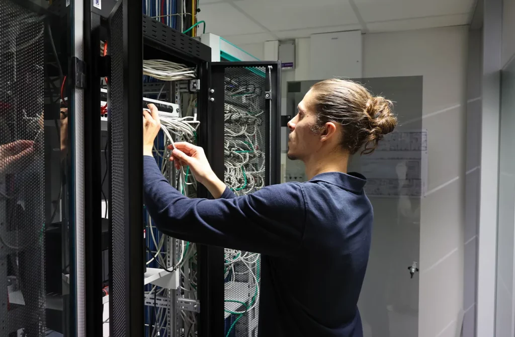 Julien Chalme technicien système info SI Gesec collaborateur serveur informatique