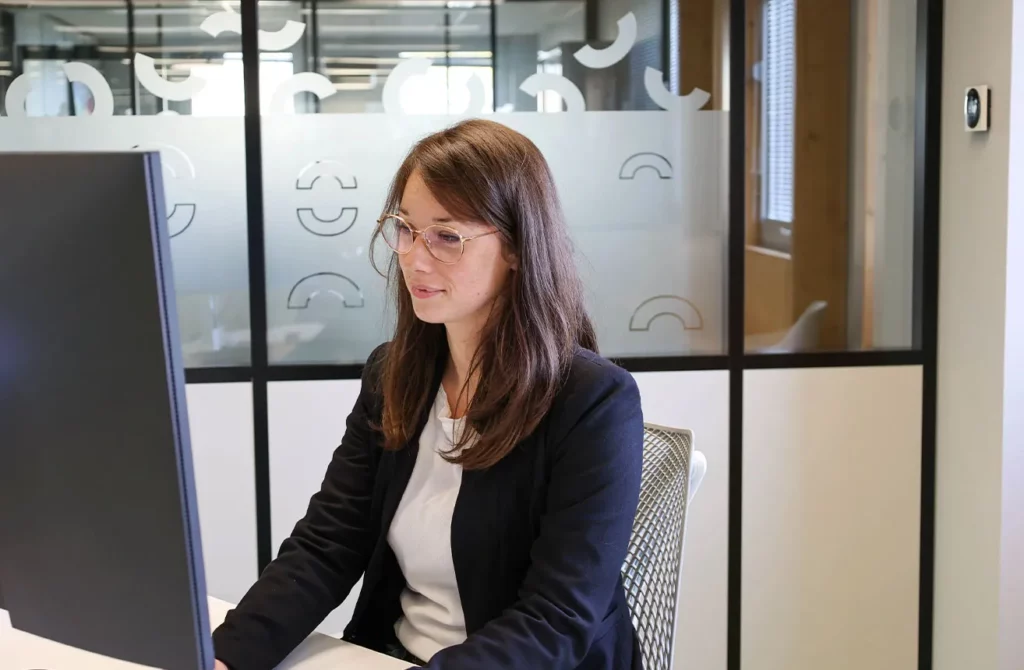 photo portrait Aurelie Magdelaine chargee indicateurs process performance bureau Gesec